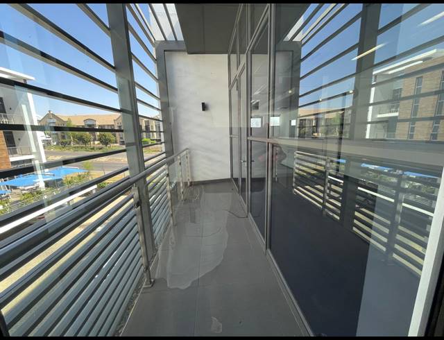119.50M² OFFICE TO LET IN BRYANSTON